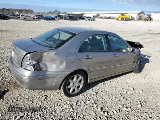 2003 Mercedes-Benz C 240 z VIN WDBRF81J93F439211, wystawiony jako Copart lot #79460514 z przebiegiem 116 596 mil mil oraz Szkoda całkowita • Salvage title. Historia ofert i sprzedaży dostępna na DreamBid. Obrazek 3.
