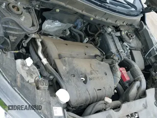 2021 Mitsubishi Outlander ES z VIN JA4APUAU7MU032574, wystawiony jako IAAI lot #42340678 z przebiegiem 81 863 mil mil oraz . Historia ofert i sprzedaży dostępna na DreamBid. Obrazek 18.