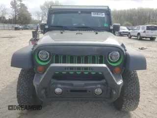 2010 Jeep Wrangler Unlimited Sahara with VIN 1J4BA5H1XAL146481, listed as a Copart auction lot 50998415 with 188,915 mi miles and Clean Title. Bid and sale history available at carsss.com. Image 6.