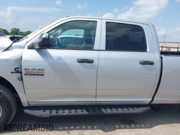 2018 Ram 2500 Tradesman with VIN 3C6UR4HL3JG325551, listed as a IAAI auction lot 42171102 with 306,153 mi miles and . Bid and sale history available at DreamBid. Image 14.