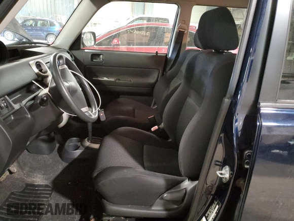 2005 Scion xB z VIN JTLKT324350199977, wystawiony jako Copart lot #54623675 z przebiegiem 50 747 mil mil oraz Szkody całkowita. Historia ofert i sprzedaży dostępna na DreamBid. Obrazek 7.