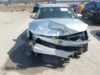 2016 Kia Optima LX with VIN 5XXGT4L32GG009150, listed as a IAAI auction lot 41761139 with 114,081 mi miles. Bid and sale history available at carsss.com. Image 6.