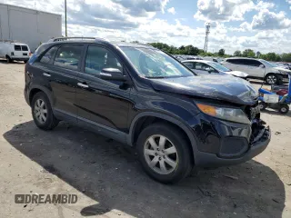 2013 Kia Sorento LX с VIN 5XYKT4A28DG421648, выставлен на аукционе Copart как лот 55887275 с пробегом 173 113 миль миль и Списание • Salvage title. История ставок и продаж доступна на DreamBid. Изображение 4.
