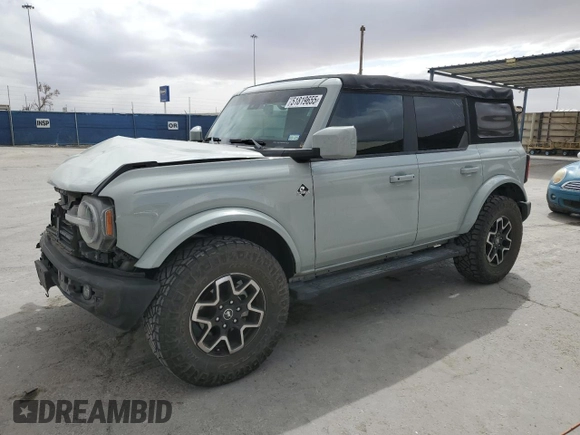 2022 Ford Bronco with VIN 1FMDE5BH6NLB10927, listed as a Copart auction lot 51819655 with 43,620 mi miles and Salvage Title. Bid and sale history available at carsss.com. Image 1.