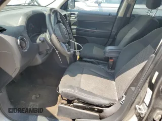 2014 Jeep Patriot Altitude z VIN 1C4NJPBA1ED523741, wystawiony jako Copart lot #59287135 z przebiegiem 194 757 mil mil oraz Szkoda całkowita • Salvage title. Historia ofert i sprzedaży dostępna na DreamBid. Obrazek 7.