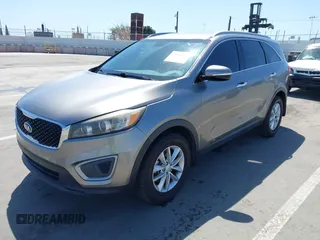 2017 Kia Sorento LX with VIN 5XYPG4A35HG284788, listed as a IAAI auction lot 41966692 with 68,692 mi miles. Bid and sale history available at carsss.com. Image 17.