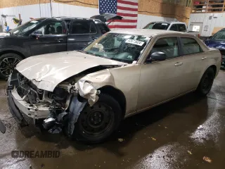 2007 Chrysler 300 z VIN 2C3KA43R57H603558, wystawiony jako Copart lot #82675624 z przebiegiem 74 663 mil mil oraz Szkoda całkowita • Salvage title. Historia ofert i sprzedaży dostępna na DreamBid. Obrazek 1.