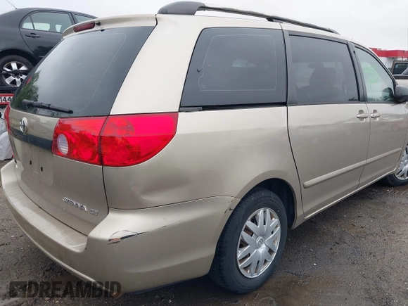 2008 Toyota Sienna CE z VIN 5TDZK23C88S141135, wystawiony jako IAAI lot #42272852 z przebiegiem 241 336 mil mil oraz . Historia ofert i sprzedaży dostępna na DreamBid. Obrazek 15.