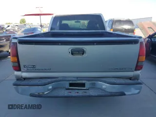 2000 Chevrolet Silverado 1500 LS with VIN 2GCEC19T0Y1101958, listed as a Copart auction lot 75358404 with Not Provided miles and Clean Title. Bid and sale history available at carsss.com. Image 6.