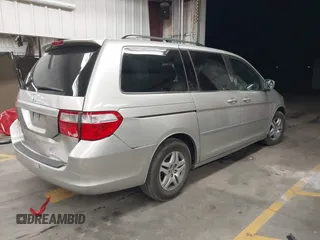 2006 Honda Odyssey EX-L with VIN 5FNRL38626B408275, listed as a IAAI auction lot 41789216 with 249,737 mi miles. Bid and sale history available at carsss.com. Image 4.