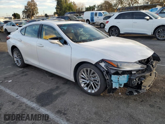 2022 Lexus ES 300h Luxury with VIN 58AEA1C11NU018217, listed as a Copart auction lot 43803745 with 9,446 mi miles and Salvage title. Bid and sale history available at DreamBid. Image 4.