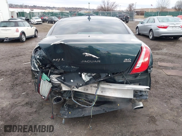 2015 Jaguar XJ Portfolio z VIN SAJWJ2GD7F8V84372, wystawiony jako IAAI lot #41489177 z przebiegiem 78 891 mil mil oraz . Historia ofert i sprzedaży dostępna na DreamBid. Obrazek 16.