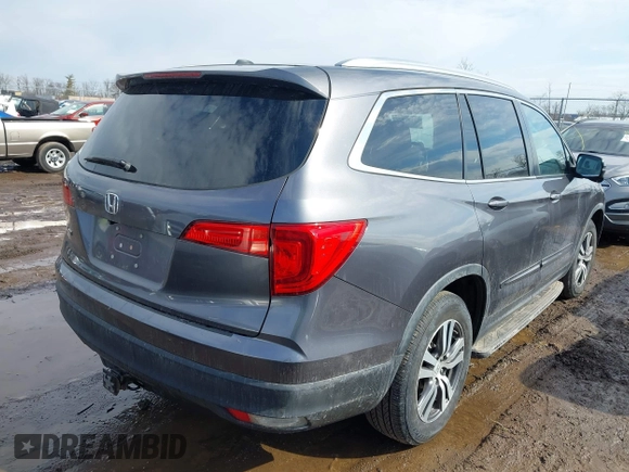 2017 Honda Pilot EX-L with VIN 5FNYF5H53HB029780, listed as a IAAI auction lot 41667838 with 104,803 mi miles. Bid and sale history available at carsss.com. Image 4.