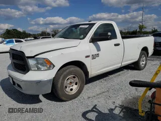 2020 Ram 1500 Tradesman z VIN 3C6JR6DT2LG164598, wystawiony jako Copart lot #53727815 z przebiegiem 141 335 mil mil oraz Czysty tytuł • Clean title. Historia ofert i sprzedaży dostępna na DreamBid. Obrazek 1.