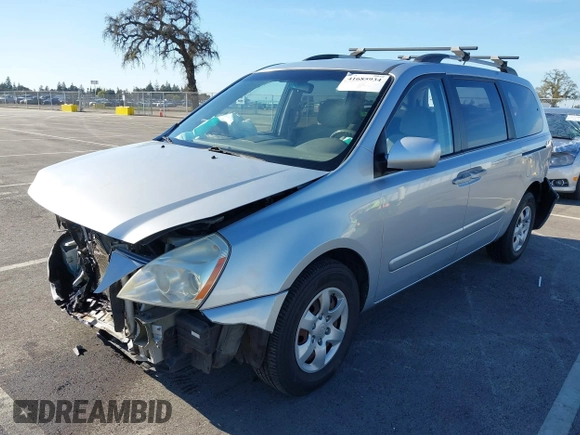 2009 Kia Sedona LX with VIN KNDMB233696303422, listed as a IAAI auction lot 41685934 with 148,746 mi miles. Bid and sale history available at carsss.com. Image 2.