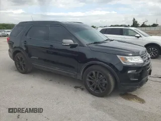 2018 Ford Explorer XLT z VIN 1FM5K7D89JGC52102, wystawiony jako Copart lot #62730855 z przebiegiem 49 949 mil mil oraz Czysty tytuł • Clean title. Historia ofert i sprzedaży dostępna na DreamBid. Obrazek 4.