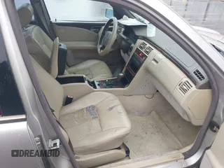 1997 Mercedes-Benz E-Class with VIN WDBJF72F0VA323171, listed as a IAAI auction lot 41739952 with 1 mi miles. Bid and sale history available at carsss.com. Image 5.