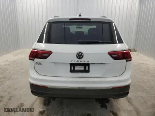2022 Volkswagen Tiguan S with VIN 3VV1B7AX6NM112942, listed as a Copart auction lot 42647195 with 999,999 mi miles and Clean Title. Bid and sale history available at carsss.com. Image 6.