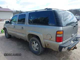 2002 Chevrolet Suburban LS with VIN 1GNFK16Z42J120730, listed as a IAAI auction lot 42021233 with 175,127 mi miles. Bid and sale history available at carsss.com. Image 3.