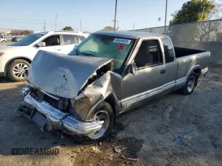 1999 Chevrolet S-10 LS with VIN 1GCCS19X8X8204988, listed as a Copart auction lot 50084925 with Not Provided miles and Salvage Title. Bid and sale history available at carsss.com. Image 1.