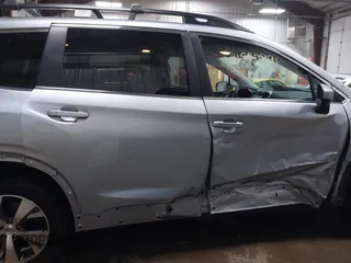 2021 Subaru Ascent Premium z VIN 4S4WMAFDXM3420217, wystawiony jako IAAI lot #41520991 z przebiegiem 54 782 mil mil oraz . Historia ofert i sprzedaży dostępna na DreamBid. Obrazek 17.