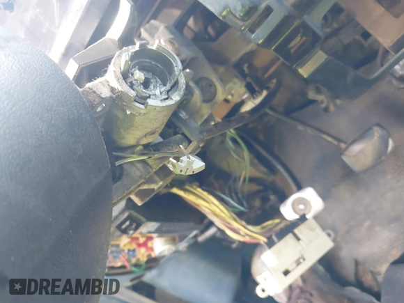 1997 Ford F-350 with VIN 1FTJW35F9VEC78035, listed as a IAAI auction lot 42183452 with Not Provided miles and . Bid and sale history available at DreamBid. Image 11.