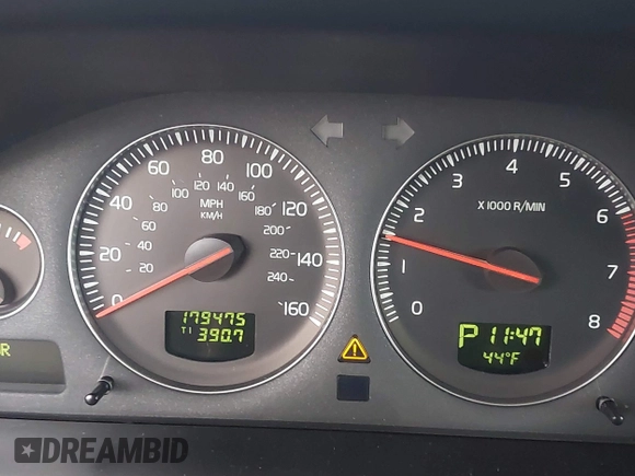 2006 Volvo XC70 with VIN YV4SZ592X61210458, listed as a IAAI auction lot 41663456 with 179,475 mi miles. Bid and sale history available at carsss.com. Image 15.