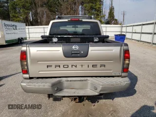 2004 Nissan Frontier XE z VIN 1N6ED27T44C451357, wystawiony jako Copart lot #46271685 z przebiegiem 250 298 mil mil oraz Szkoda całkowita • Salvage title. Historia ofert i sprzedaży dostępna na DreamBid. Obrazek 6.
