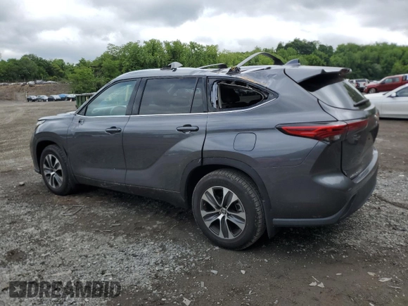 2021 Toyota Highlander XLE with VIN 5TDHZRBH9MS553524, listed as a Copart auction lot 57469405 with 51,784 mi miles and Salvage title. Bid and sale history available at DreamBid. Image 2.