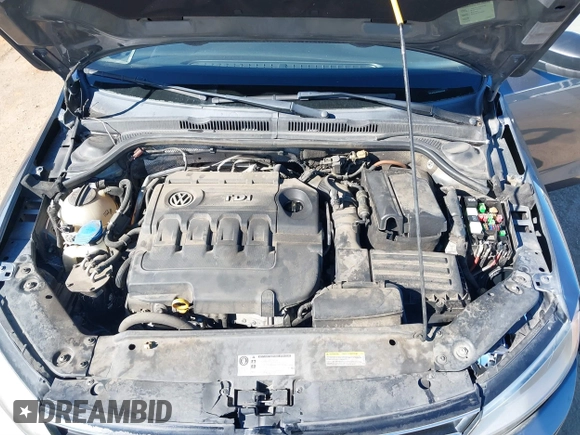 2015 Volkswagen Jetta Sedan 2.0L TDI SEL with VIN 3VWLA7AJ4FM233246, listed as a IAAI auction lot 41692861 with 181,623 mi miles. Bid and sale history available at carsss.com. Image 10.