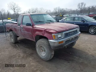 1990 Toyota Pickup SR5 z VIN JT4VN13G8L5037875, wystawiony jako IAAI lot #41986781 z przebiegiem 321 404 mil mil oraz . Historia ofert i sprzedaży dostępna na DreamBid. Obrazek 1.