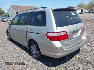 2005 Honda Odyssey EX-L with VIN 5FNRL38695B425315, listed as a IAAI auction lot 42175154 with Not provided miles and . Bid and sale history available at DreamBid. Image 3.