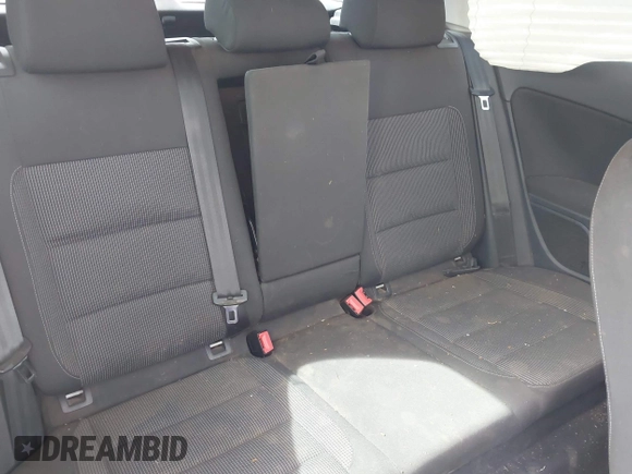 2011 Volkswagen Golf с VIN WVWAA7AJ6BW265135, выставлен на аукционе IAAI как лот 41911257 с пробегом 186 091 миль миль и . История ставок и продаж доступна на DreamBid. Изображение 8.