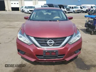 2017 Nissan Altima SV z VIN 1N4AL3AP0HC213247, wystawiony jako Copart lot #59685975 z przebiegiem 82 874 mil mil oraz Czysty tytuł • Clean title. Historia ofert i sprzedaży dostępna na DreamBid. Obrazek 5.