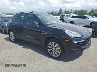 2017 Porsche Cayenne S E-Hybrid with VIN WP1AE2A27HLA70895, listed as a Copart auction lot 62656685 with 93,708 mi miles and Salvage title. Bid and sale history available at DreamBid. Image 4.