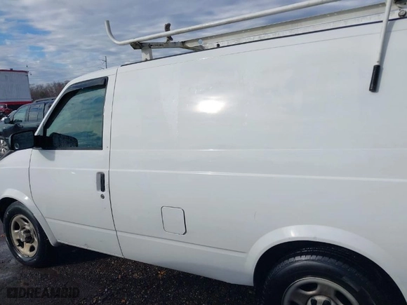 2005 Chevrolet Astro Cargo Van with VIN 1GCDM19X15B114841, listed as a IAAI auction lot 40948571 with NaN miles. Bid and sale history available at carsss.com. Image 14.