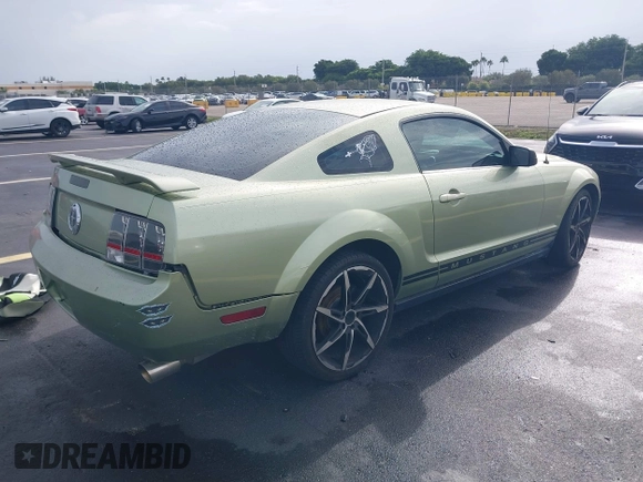 2005 Ford Mustang Deluxe с VIN 1ZVFT80N255140487, выставлен на аукционе IAAI как лот 42643309 с пробегом 153 782 миль миль и . История ставок и продаж доступна на DreamBid. Изображение 4.