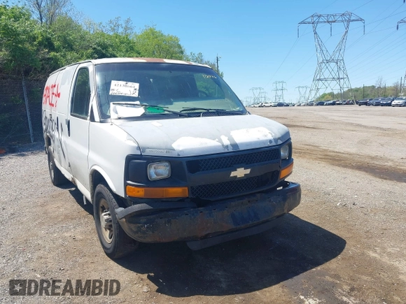 2007 Chevrolet Express Cargo Van with VIN 1GCGG25V471112976, listed as a IAAI auction lot 42130661 with 256,004 mi miles. Bid and sale history available at carsss.com. Image 13.