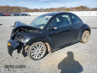 2008 Volkswagen New Beetle Coupe S with VIN 3VWRG31CX8M522475, listed as a Copart auction lot 82688924 with 0 mi miles and Salvage Title. Bid and sale history available at carsss.com. Image 1.