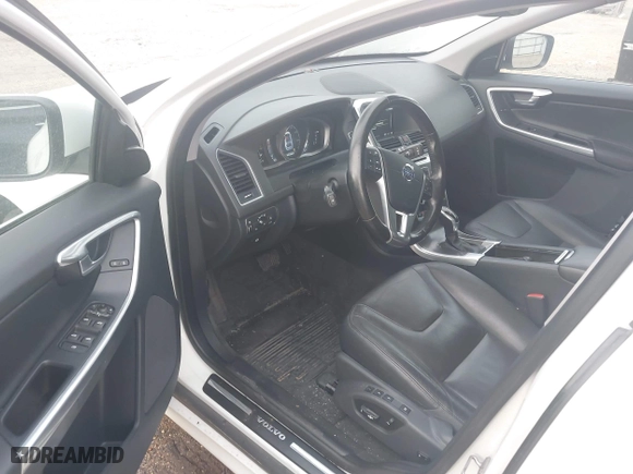 2016 Volvo XC60 T5 Platinum with VIN YV4612RM2G2788557, listed as a IAAI auction lot 41893917 with 95,257 mi miles. Bid and sale history available at carsss.com. Image 21.