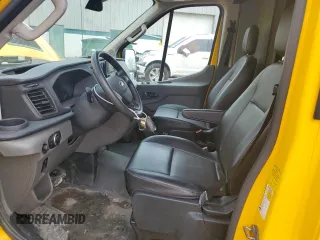 2022 Ford Transit Cargo z VIN 1FTBR1X85NKA42773, wystawiony jako Copart lot #57188295 z przebiegiem 59 108 mil mil oraz Szkody całkowita. Historia ofert i sprzedaży dostępna na DreamBid. Obrazek 7.