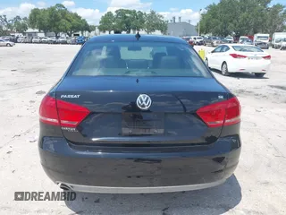 2013 Volkswagen Passat SE z VIN 1VWBP7A30DC043938, wystawiony jako IAAI lot #42411446 z przebiegiem 84 822 mil mil oraz . Historia ofert i sprzedaży dostępna na DreamBid. Obrazek 16.
