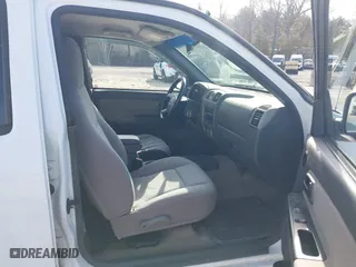 2005 Chevrolet Colorado 1SC LS Z85 with VIN 1GCDT136558110145, listed as a IAAI auction lot 41950268 with 157,990 mi miles. Bid and sale history available at carsss.com. Image 5.
