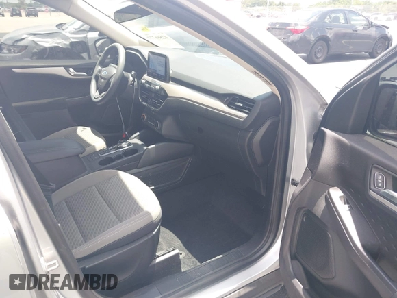 2020 Ford Escape SE with VIN 1FMCU0G6XLUC16023, listed as a IAAI auction lot 42566777 with 37,285 mi miles and . Bid and sale history available at DreamBid. Image 5.