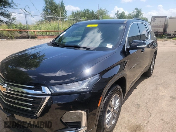 2022 Chevrolet Traverse LT Cloth z VIN 1GNERGKW0NJ146381, wystawiony jako IAAI lot #42558331 z przebiegiem 79 527 mil mil oraz . Historia ofert i sprzedaży dostępna na DreamBid. Obrazek 8.