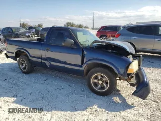 2002 GMC Sonoma SL with VIN 1GTCS145828155273, listed as a Copart auction lot 82224374 with 0 mi miles and Salvage Title. Bid and sale history available at carsss.com. Image 4.