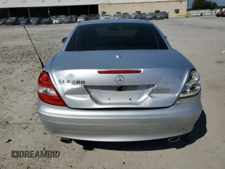 2008 Mercedes-Benz SLK-Class 3.0L with VIN WDBWK54F68F189325, listed as a Copart auction lot 75821874 with 131,326 mi miles and Salvage Title. Bid and sale history available at carsss.com. Image 6.