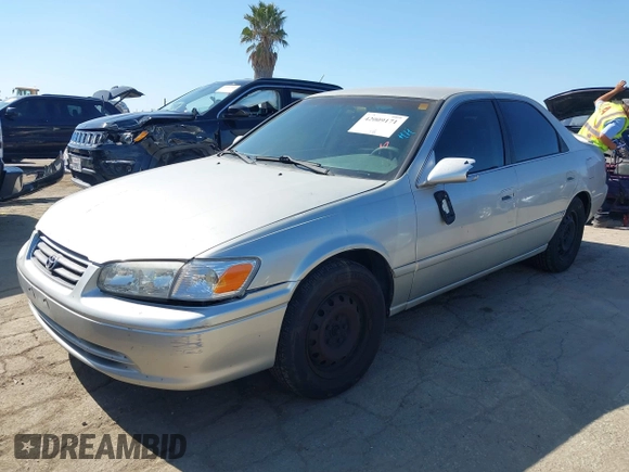 2001 Toyota Camry CE with VIN 4T1BG22K11U111984, listed as a IAAI auction lot 42009171 with 160,082 mi miles. Bid and sale history available at carsss.com. Image 2.