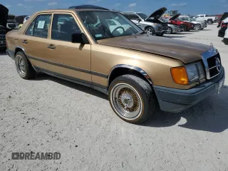 1986 Mercedes-Benz 300 300E with VIN WDBEA30D5GA296062, listed as a Copart auction lot 77434624 with 112,899 mi miles and Salvage Title. Bid and sale history available at carsss.com. Image 4.