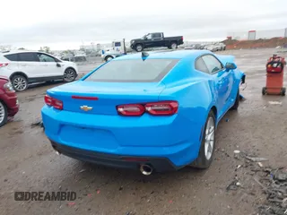 2023 Chevrolet Camaro 1LT z VIN 1G1FB1RS1P0140463, wystawiony jako IAAI lot #41952133 z przebiegiem 42 043 mil mil oraz . Historia ofert i sprzedaży dostępna na DreamBid. Obrazek 4.